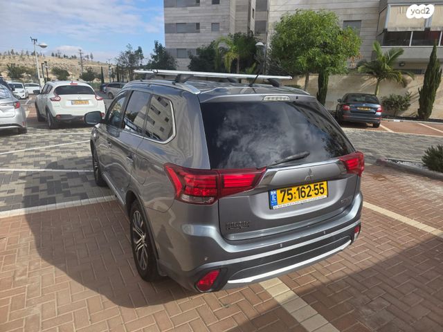 מיצובישי אאוטלנדר