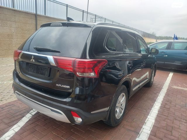 מיצובישי אאוטלנדר