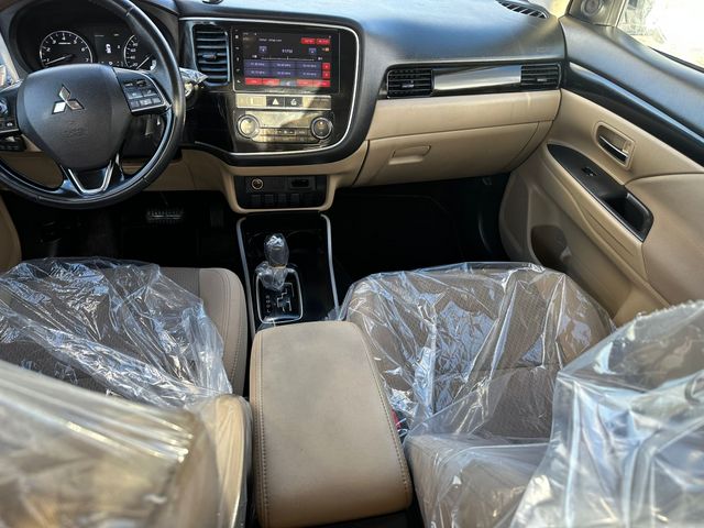 מיצובישי אאוטלנדר