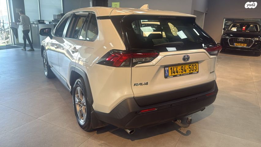 טויוטה RAV4