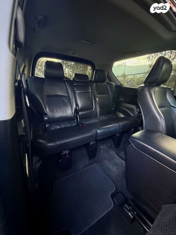 טויוטה לנד קרוזר