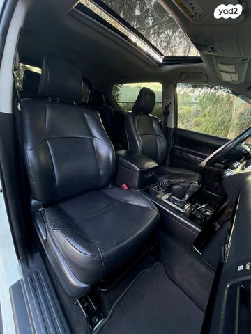 טויוטה לנד קרוזר