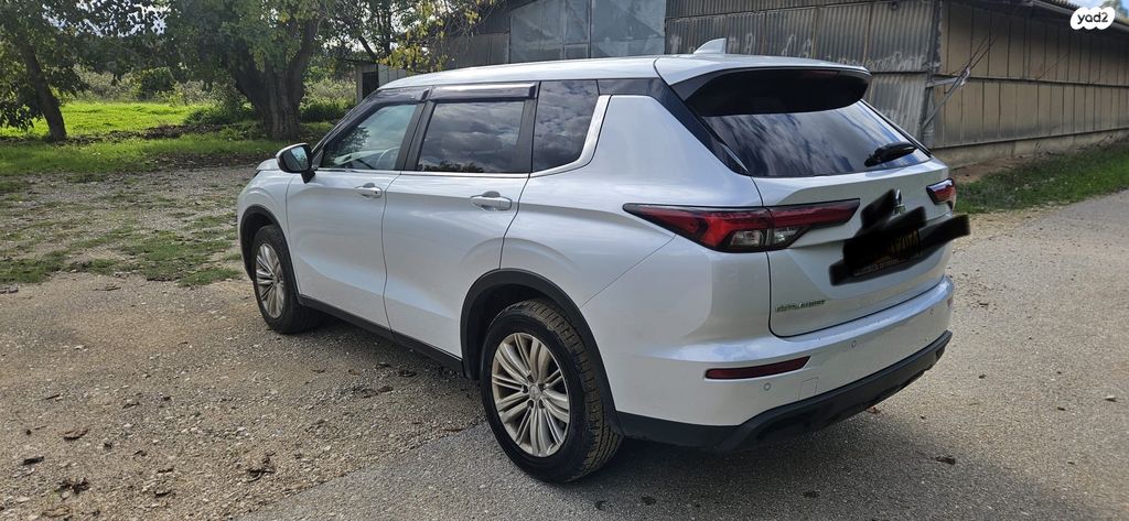 מיצובישי אאוטלנדר