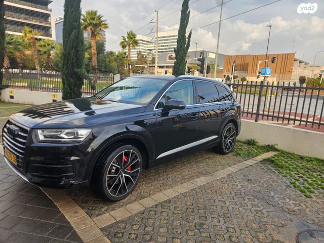 מודעת רכב אאודי Q7