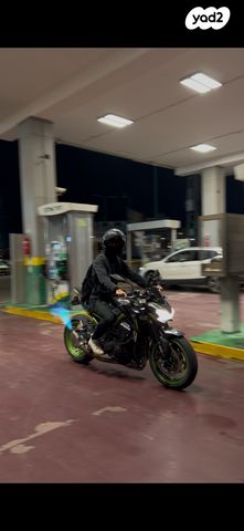 קאוואסאקי Z900