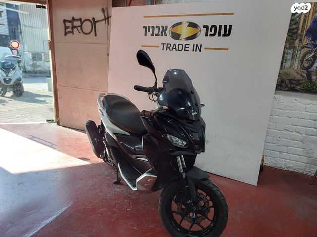 אפריליה SR GT 200