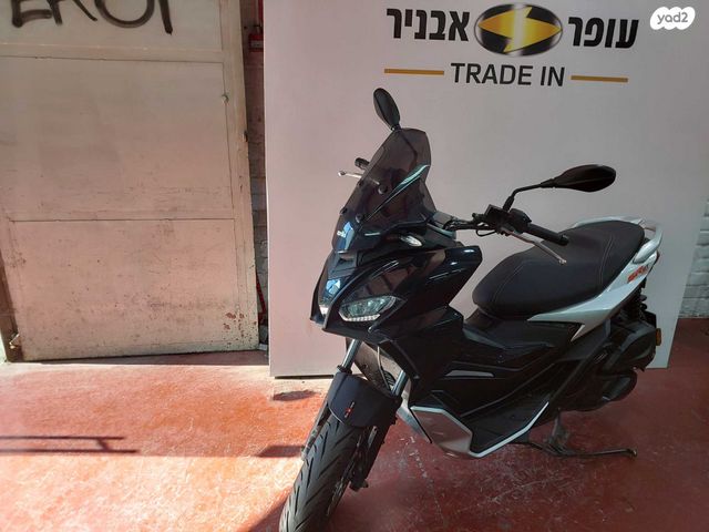 אפריליה SR GT 200