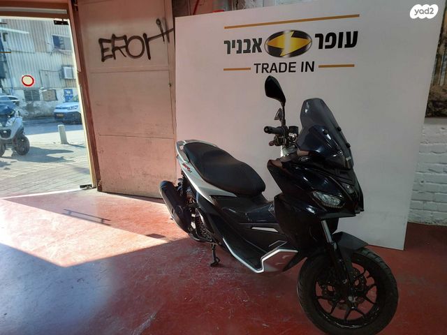 אפריליה SR GT 200