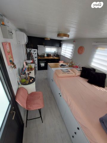 מודעת רכב נגרר (קראוון נגרר)