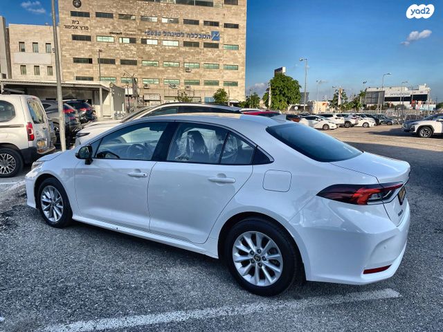 מודעת רכב טויוטה קורולה 1