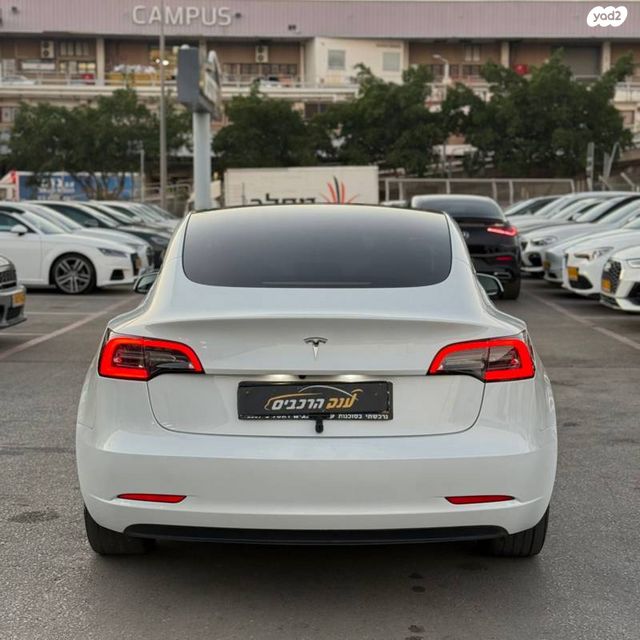 טסלה מודל 3