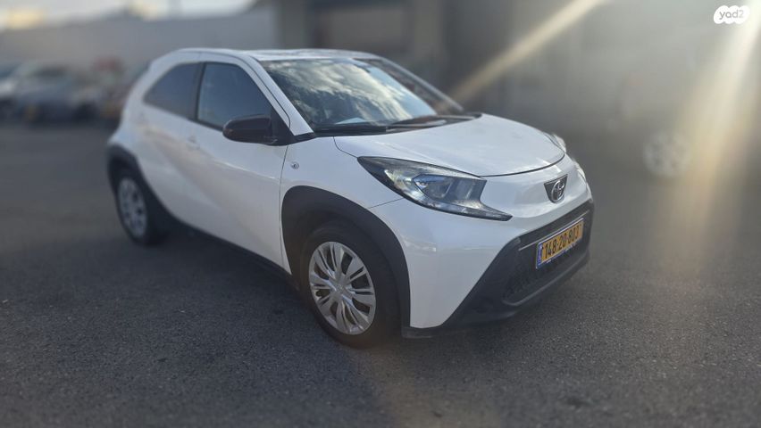 טויוטה אייגו X