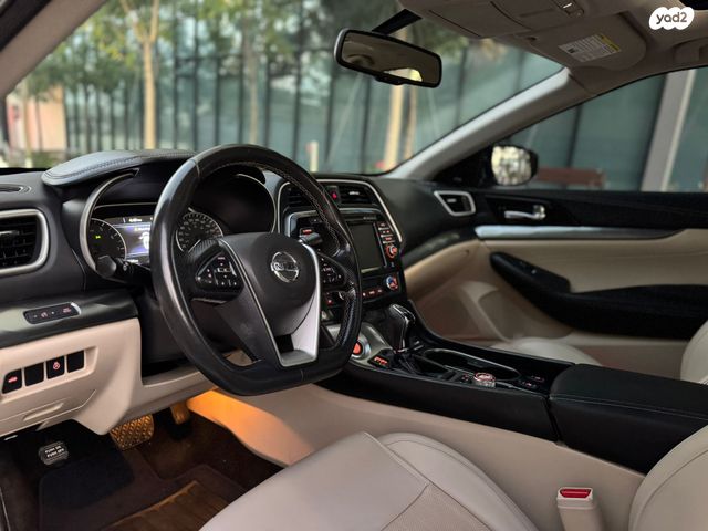 ניסאן מקסימה