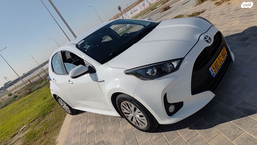 טויוטה יאריס