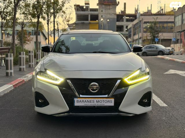 ניסאן מקסימה