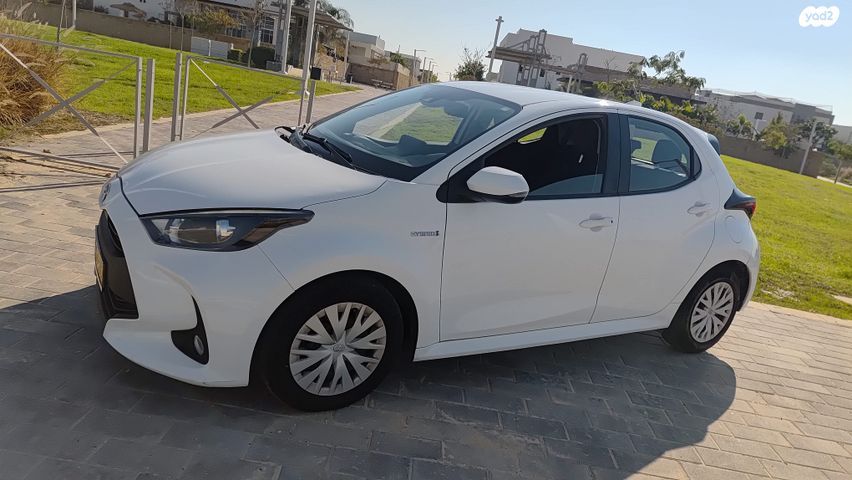 טויוטה יאריס