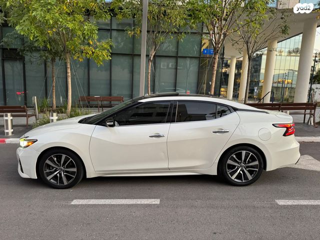 ניסאן מקסימה