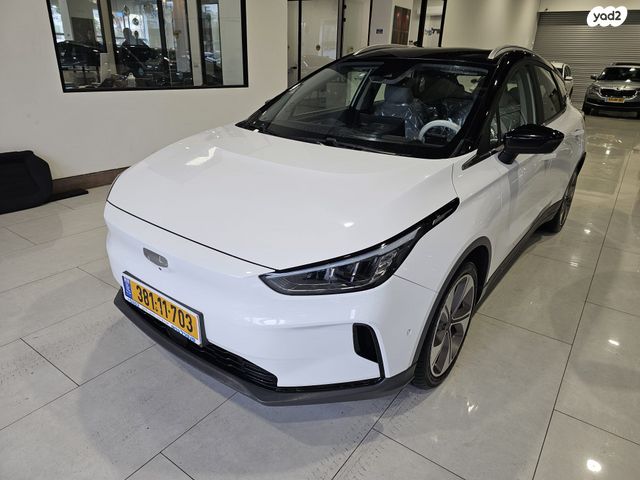 מודעת רכב ג׳ילי Geometry C