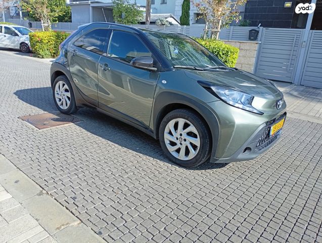 טויוטה אייגו X