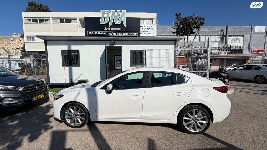 מודעת רכב מאזדה 3