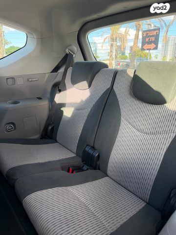 טויוטה פריוס פלוס