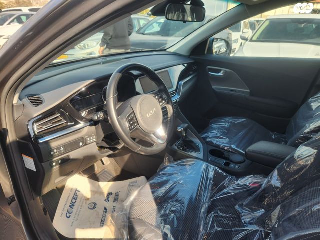 קיה נירו פלוס