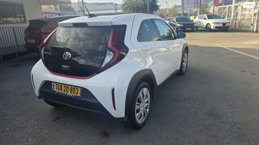 טויוטה אייגו X