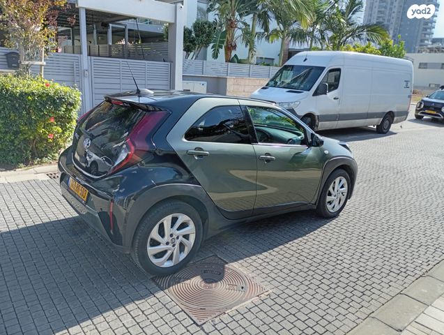 טויוטה אייגו X