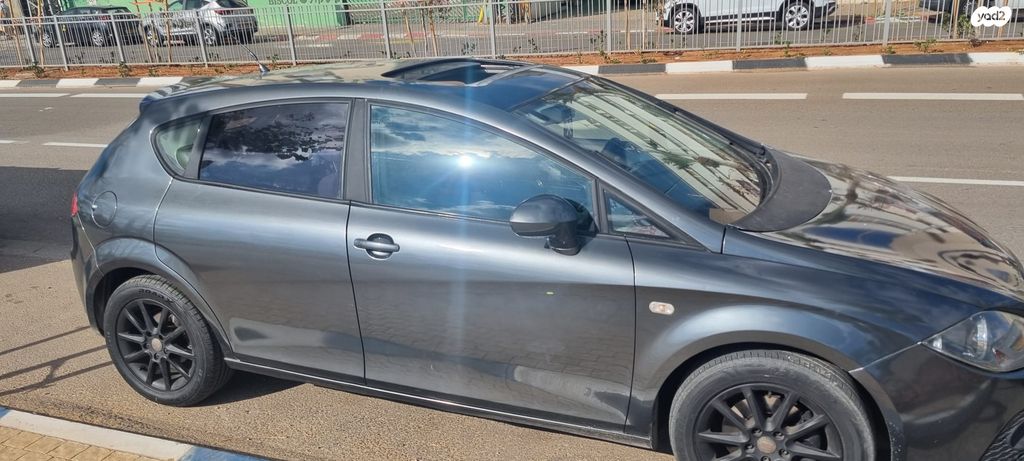 מודעת רכב סיאט לאון