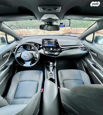 טויוטה C-HR