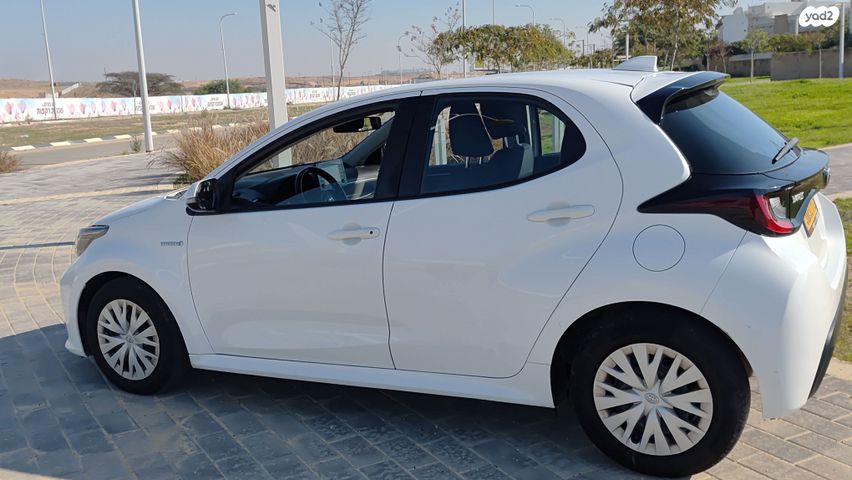 טויוטה יאריס