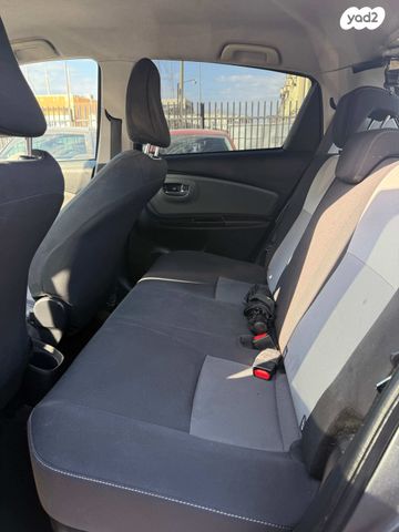 טויוטה יאריס