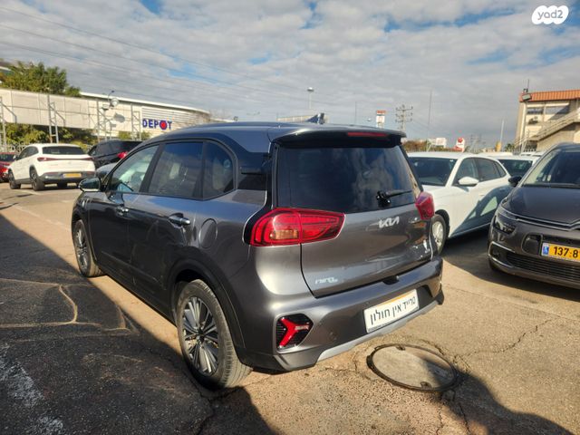 קיה נירו פלוס