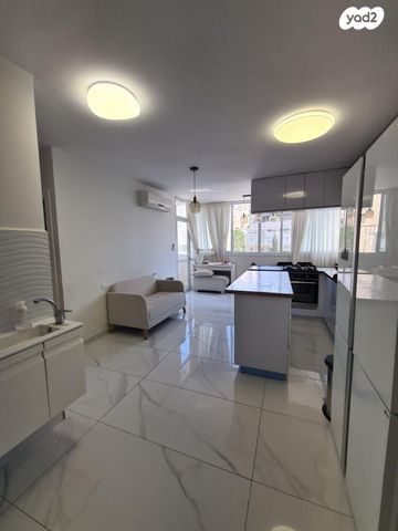 האדמו"ר מרוז'ין 3