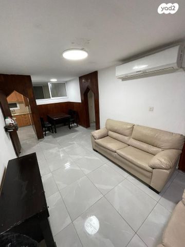 גיורא יוספטל 22