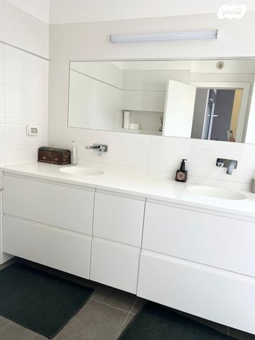 גג/ פנטהאוז, זמיר עמנואל 8, הזמר העברי, כפר סבא