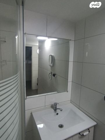 דירה, לח"י 9, שיכון עובדים, טבריה