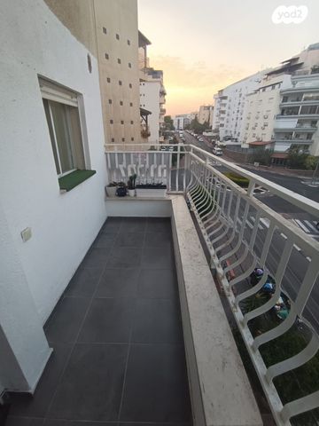 דירה, לח"י 9, שיכון עובדים, טבריה