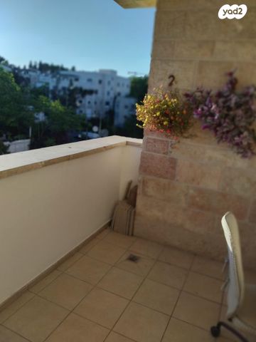 דירה, חזקיהו המלך 1, המושבה היוונית, ירושלים