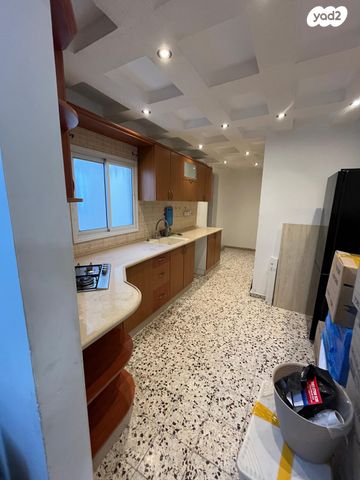 דירה, ישראל גלילי 8, בן גוריון, שדרות