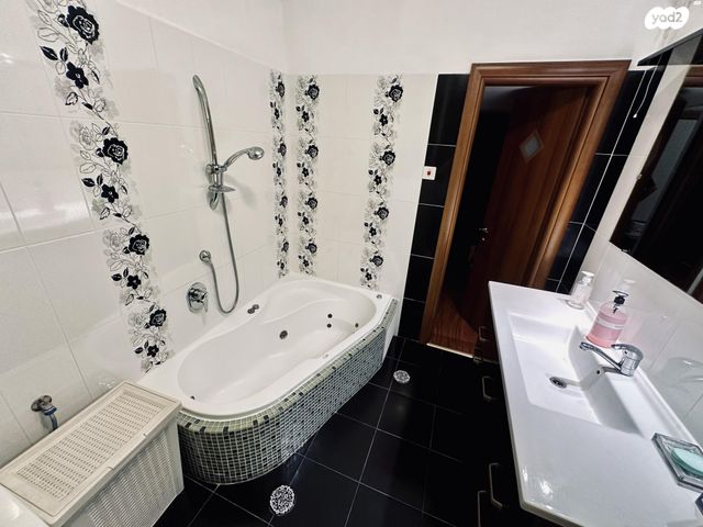 דופלקס, השר רבינוביץ 30, הנביאים, בת ים