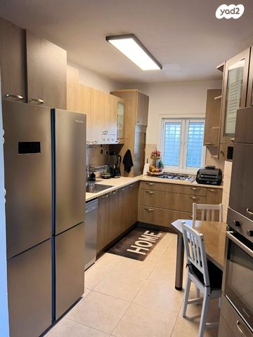 דירה, משה דיין 16, בן גוריון, חולון