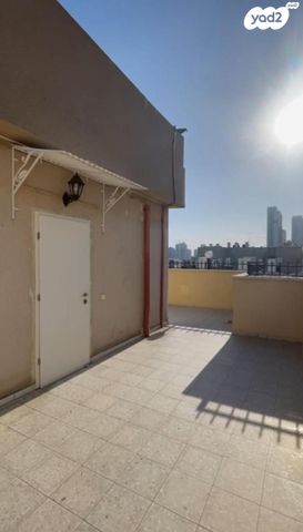 דופלקס, השר רבינוביץ 30, הנביאים, בת ים