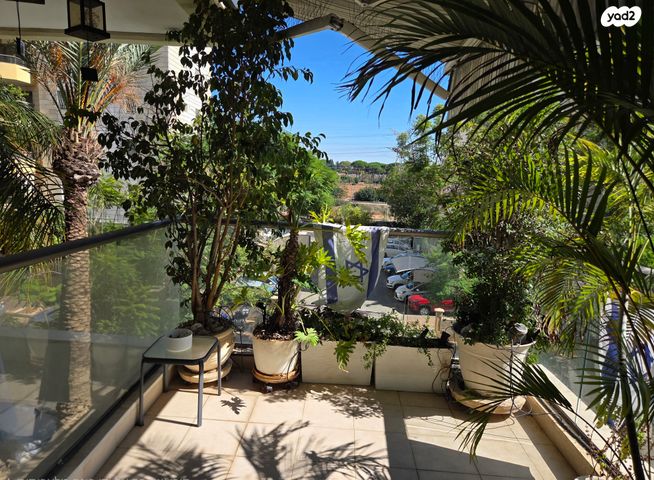 דירה, האימהות 11, סביוני נצר סירני, נס ציונה