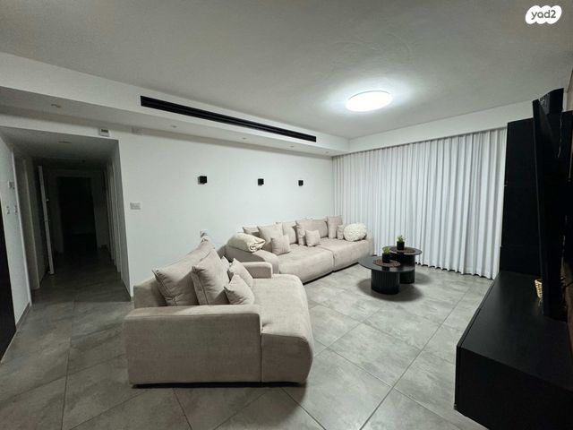 דירה, הרב אבא אבוחצירה 13, שדרות בפארק, שדרות