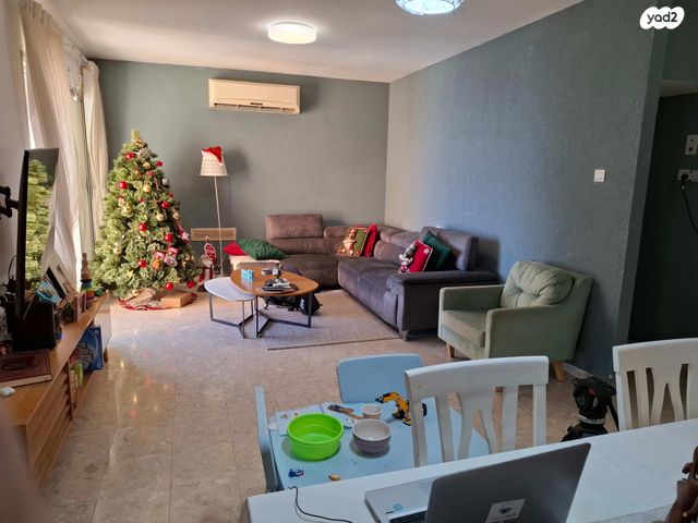 שניים בנובמבר 16