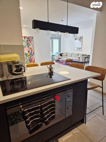 דירה, יונה ואליעזר נלקין 10, כפר סבא הירוקה, כפר סבא