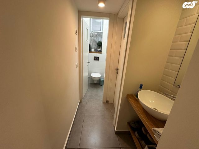 דירה, ברוך שפינוזה 16, ב' / צפון מערב העיר, רחובות