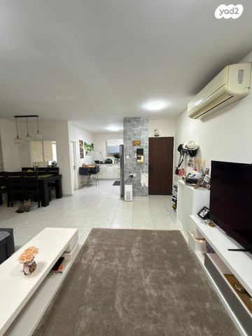 דירה, יהושע רבינוביץ 46, בן גוריון, חולון