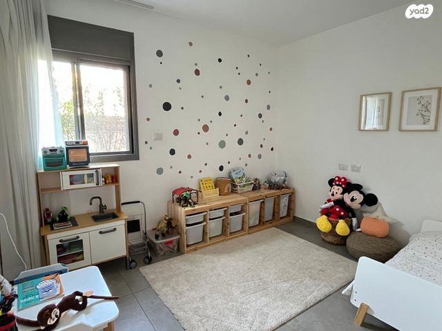 דירת גן, הבוצר 1, שכונה 8, תל מונד